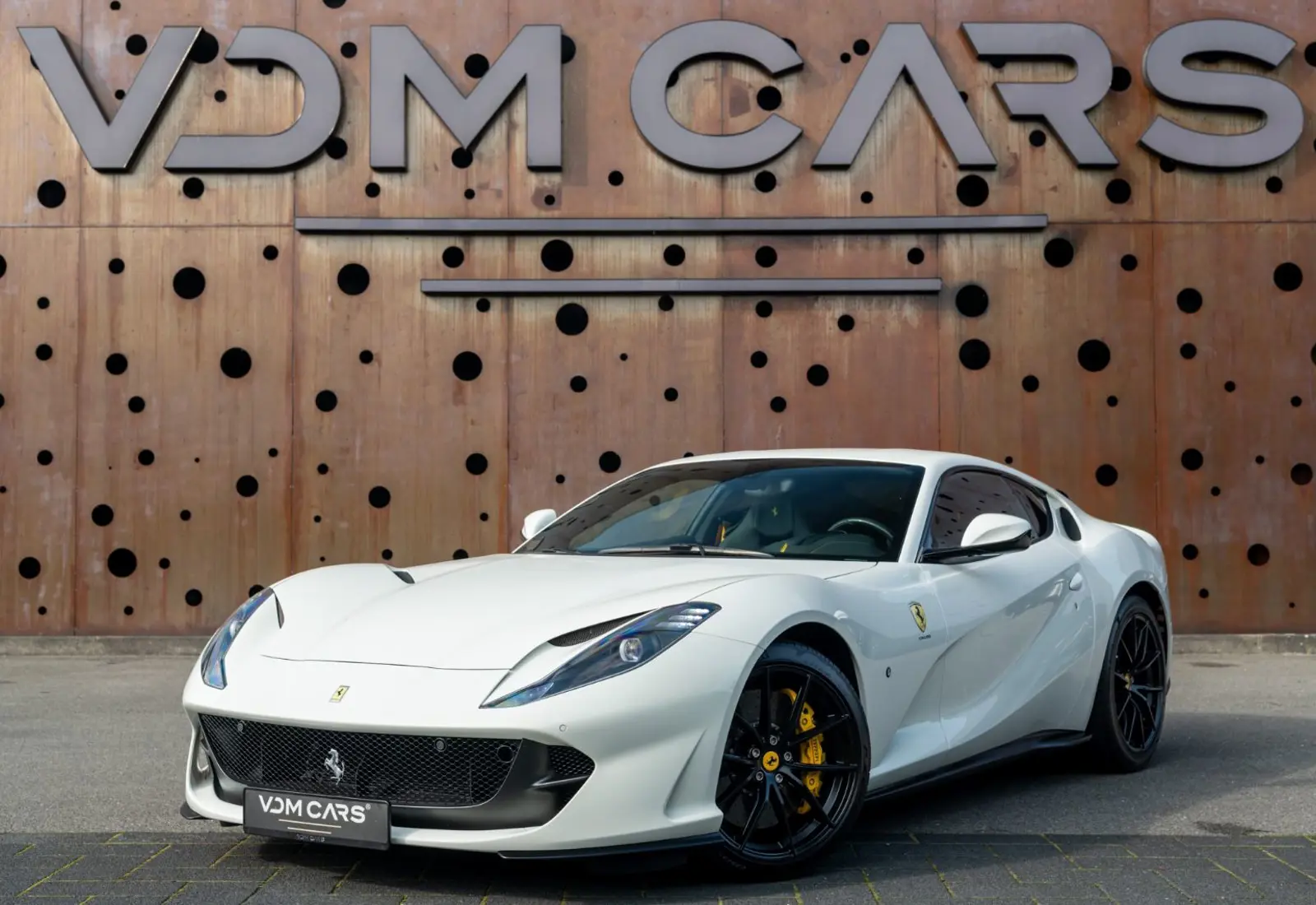Ferrari 812 Superfast * CARBON * NEW SERVICE * WARRANTY 09/26 - 117815