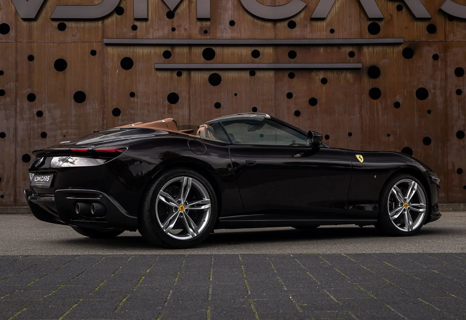 Ferrari Roma Spider * SPECIAL COLOR * VENT * VOLL * LP €345.000 - 171173