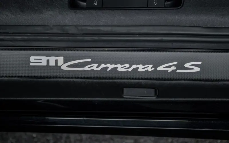 Porsche 992 Carrera 4S * 18-WEG * H.ACHSLENKUNG * SITZBELÜFT *  - 138480