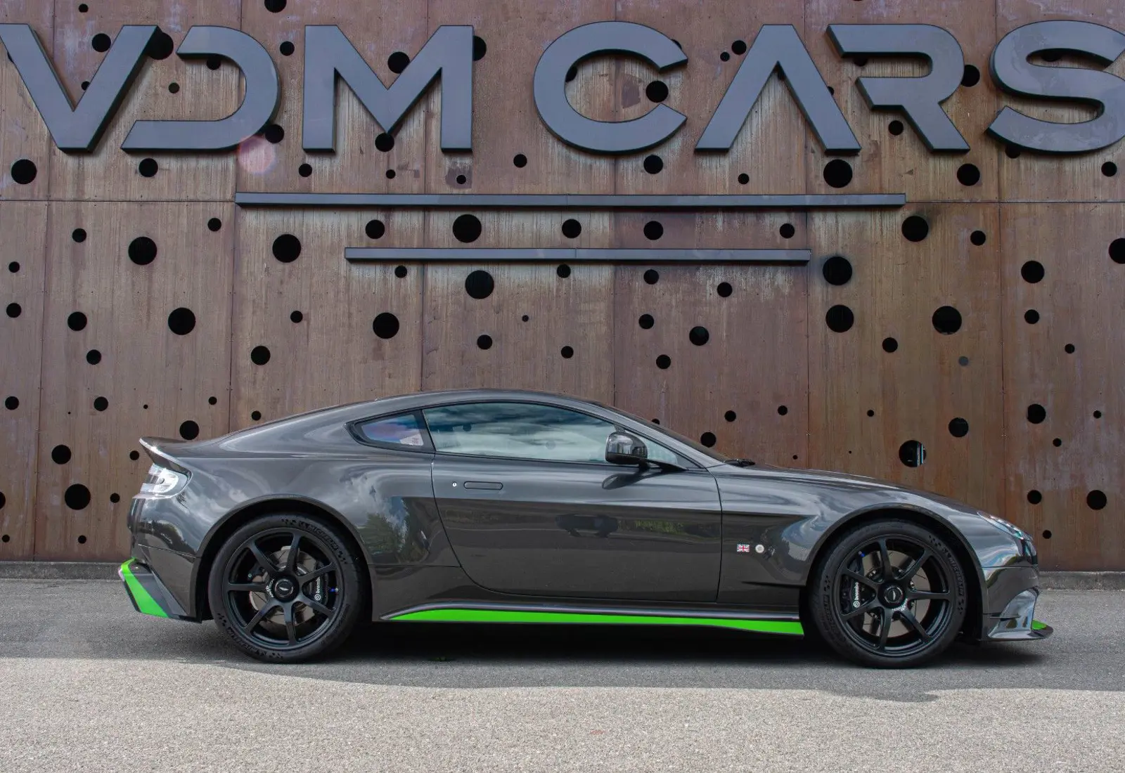 Aston Martin V8 Vantage * GT8 * TITANIUM * MAGNESIUM WHEEL * CARBON *  - 116317