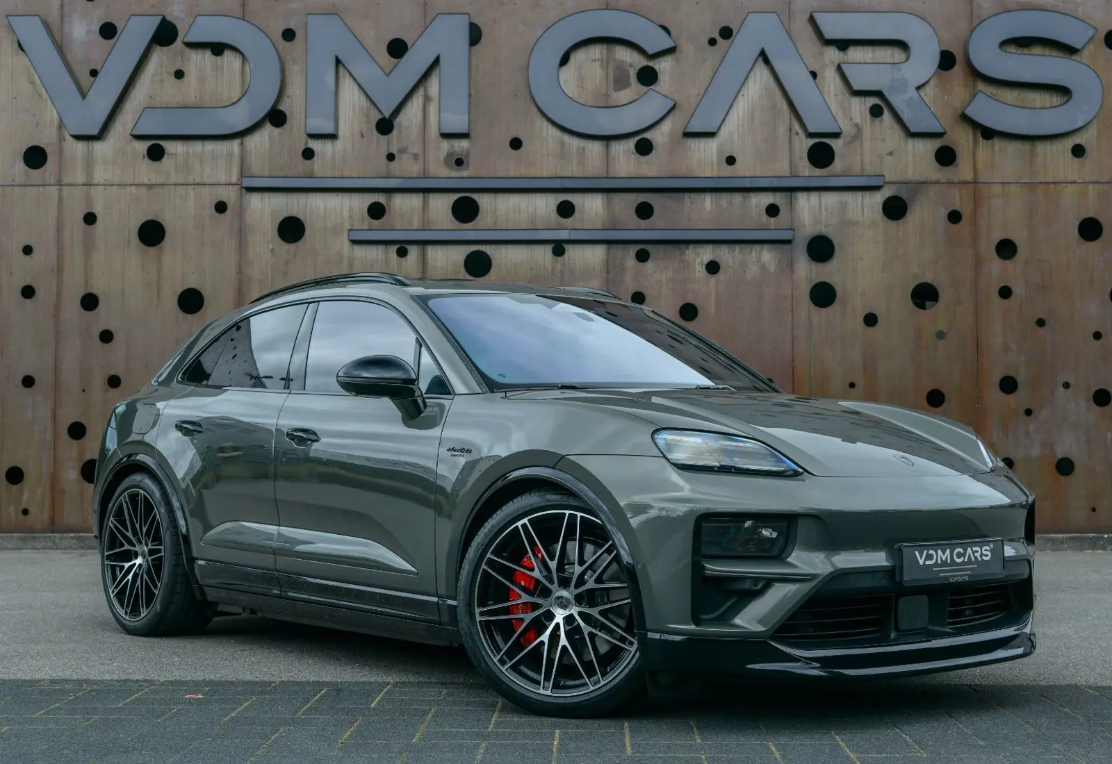 Porsche Macan Turbo Electric * INNO * P.DISPLAY * H.LENK * PANO - 115159