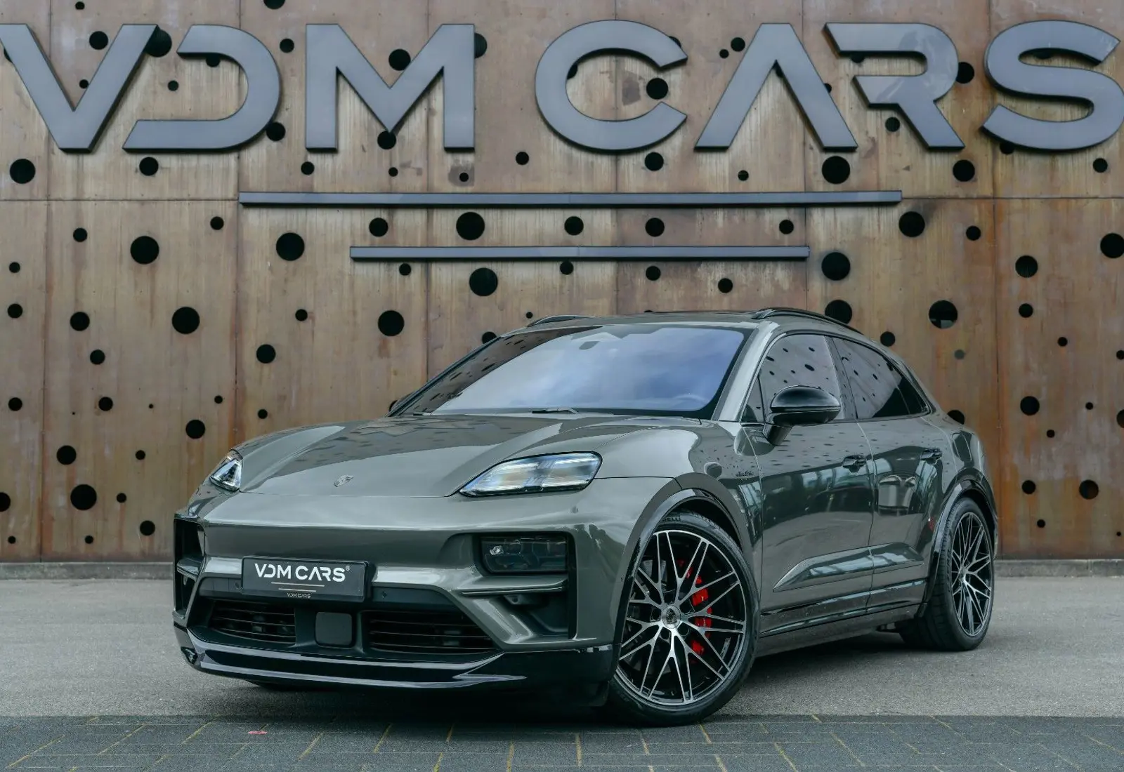 Porsche Macan Turbo Electric * INNO * P.DISPLAY * H.LENK * PANO - 115157