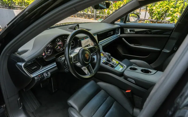 Porsche Panamera Sport Turismo 4 E-Hybrid * SPORTPAKET * CH - 168558