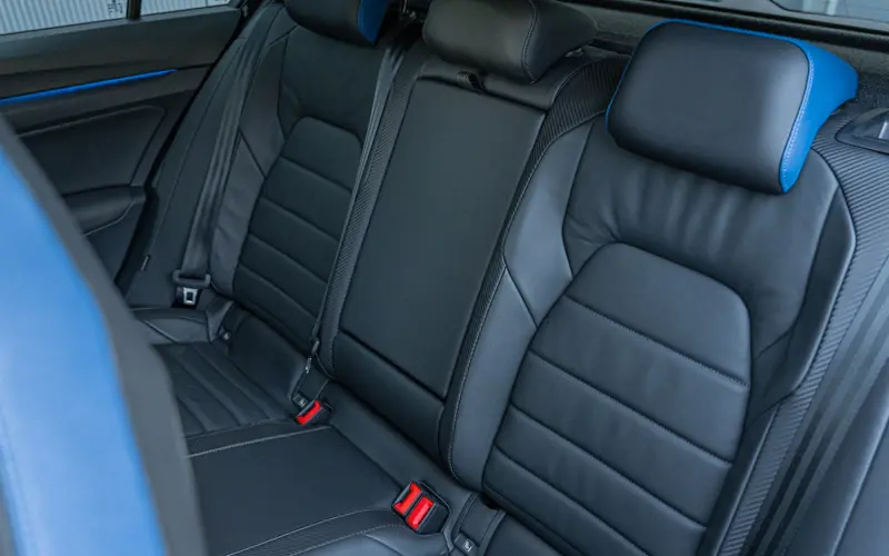 Volkswagen Golf VIII R * PERFORMANCE * AKRA * PANO * HUD * MAXTON * VO - 133481