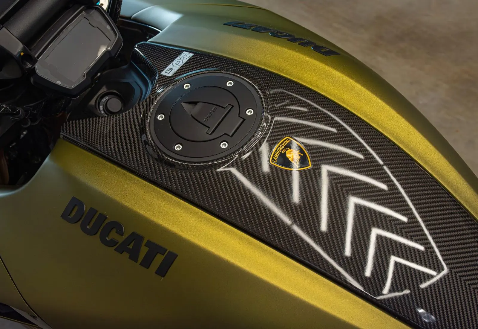 Ducati 1260 S Diavel Lamborghini * 1/630 * SAMMLERSTUCK *  - 112938