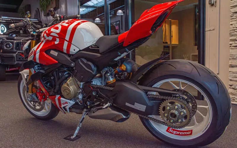 Ducati Streetfighter V4 Supreme. * 1 OF 250 LIMITED ED - 105572