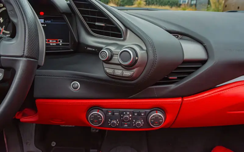 Ferrari 488 Spider * NEW SERVICE * NEW POWER * CAMERA * LEATHER - 105398
