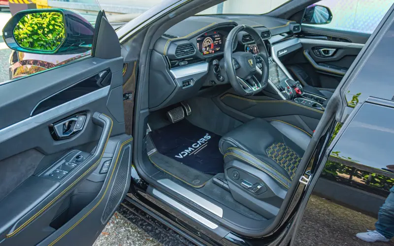 Lamborghini Urus 4.0 V8 * MASSAGE * ADAS * STYLE PACK * URBAN - 106975