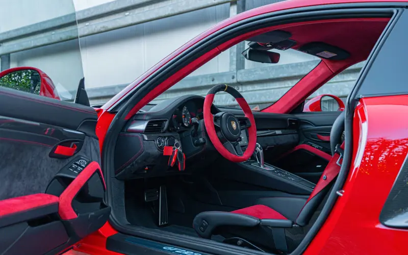 Porsche 911 GT2 RS * WEISSACH * 1.HAND * NUR 732KM * CLUBSPORT - 135831