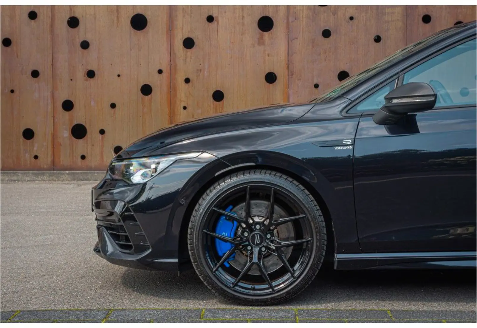 Volkswagen Golf VIII R 4Motion * AKRAPOVIC * STAGE 2 * PANO * PERF - 127682