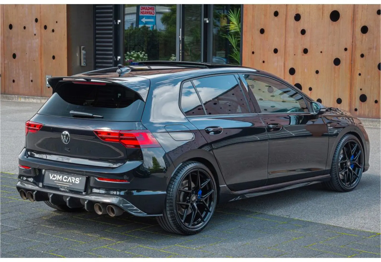 Volkswagen Golf VIII R 4Motion * AKRAPOVIC * STAGE 2 * PANO * PERF - 127678