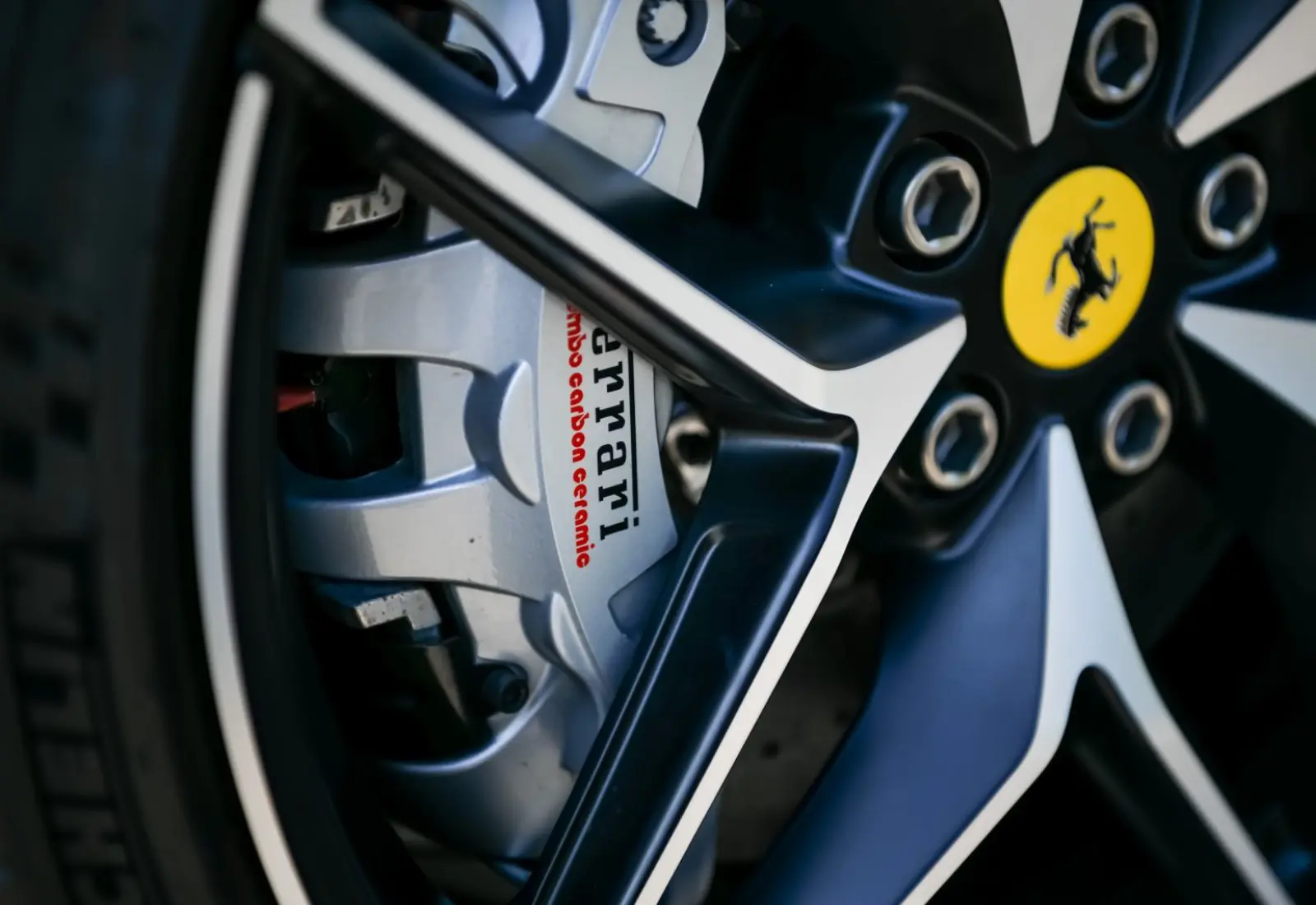 Ferrari 488 Pista Spider * CARBON (12x) * LIFT * AFS * PPF * MWST - 123937