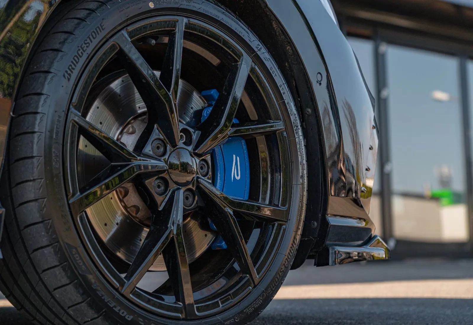 Volkswagen Golf VIII R * PERFORMANCE * AKRA * PANO * HUD * MAXTON * VO - 133462