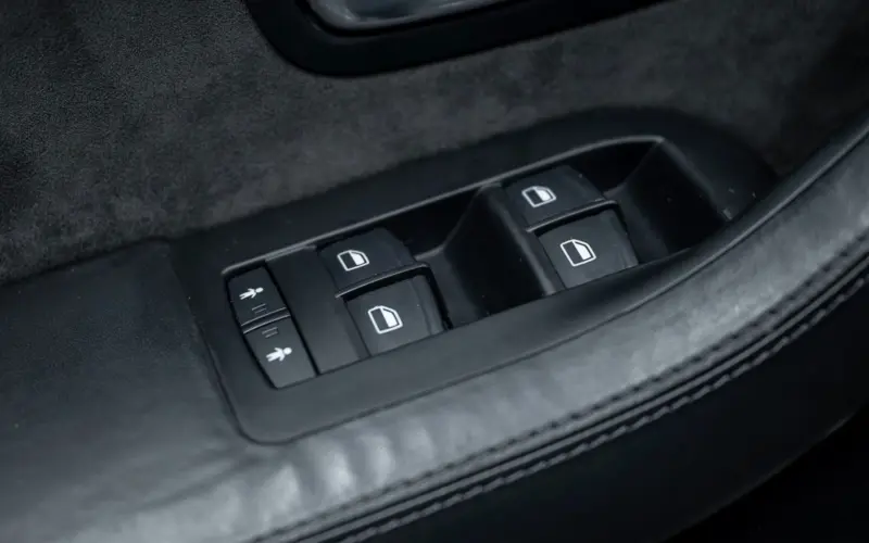 Audi S8 5.2 quattro * MASSAGE * LUFTFEDERUNG * CARBON *  - 168746