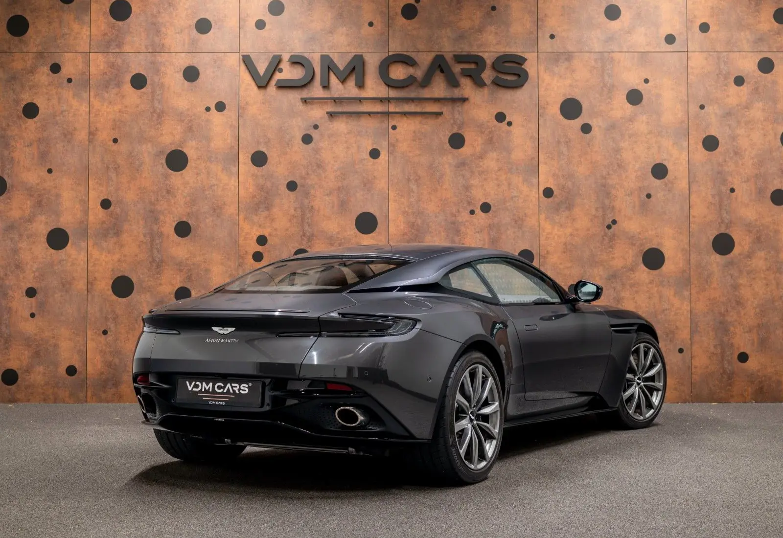 Aston Martin DB11 4.0 V8 * 9.564 km * INSPEKTION NEU * B&amp;O * 360 *  - 168054