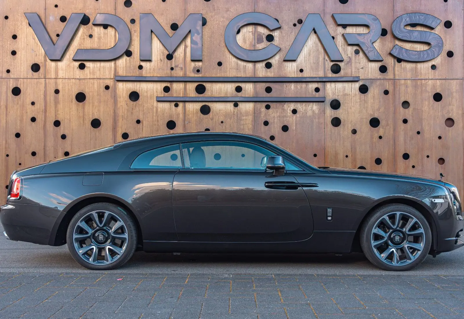 Rolls-Royce Wraith 6.6 V12 * MASSAGE * BESPOKE * DRIVE ASSIST+ *  - 113352