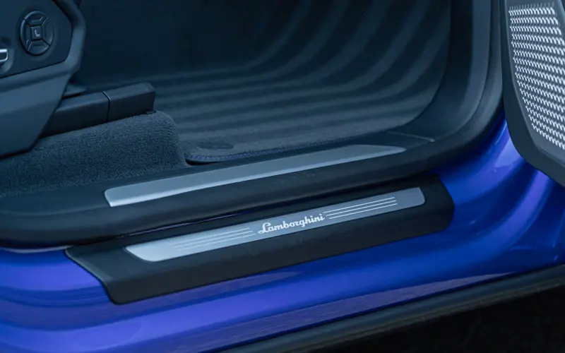 Lamborghini Urus SE * AD PERSONAM * VIOLA HONGKONG * MASSAGE * VOLL - 136006