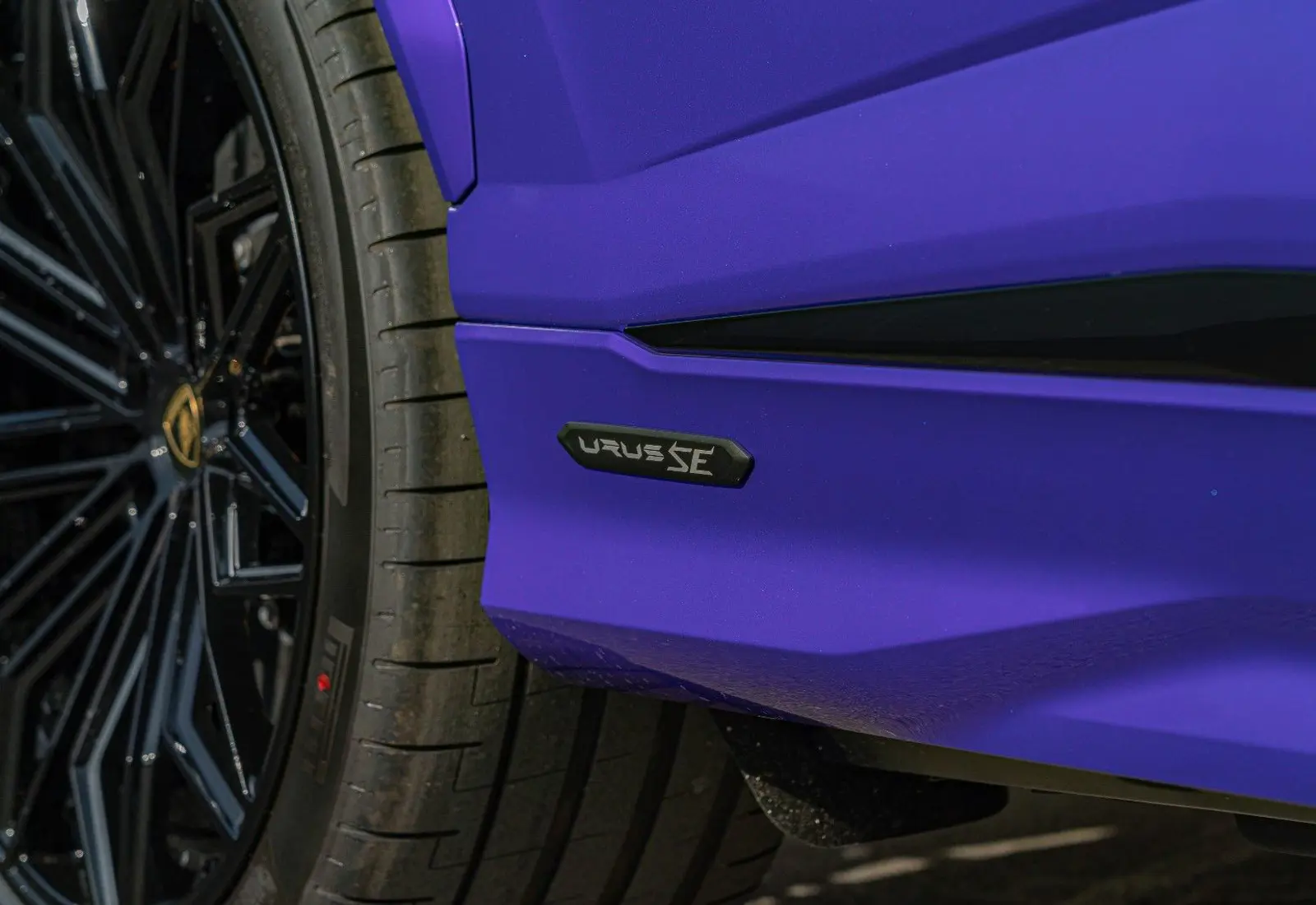 Lamborghini Urus SE * AD PERSONAM * VIOLA HONGKONG * MASSAGE * VOLL - 135982