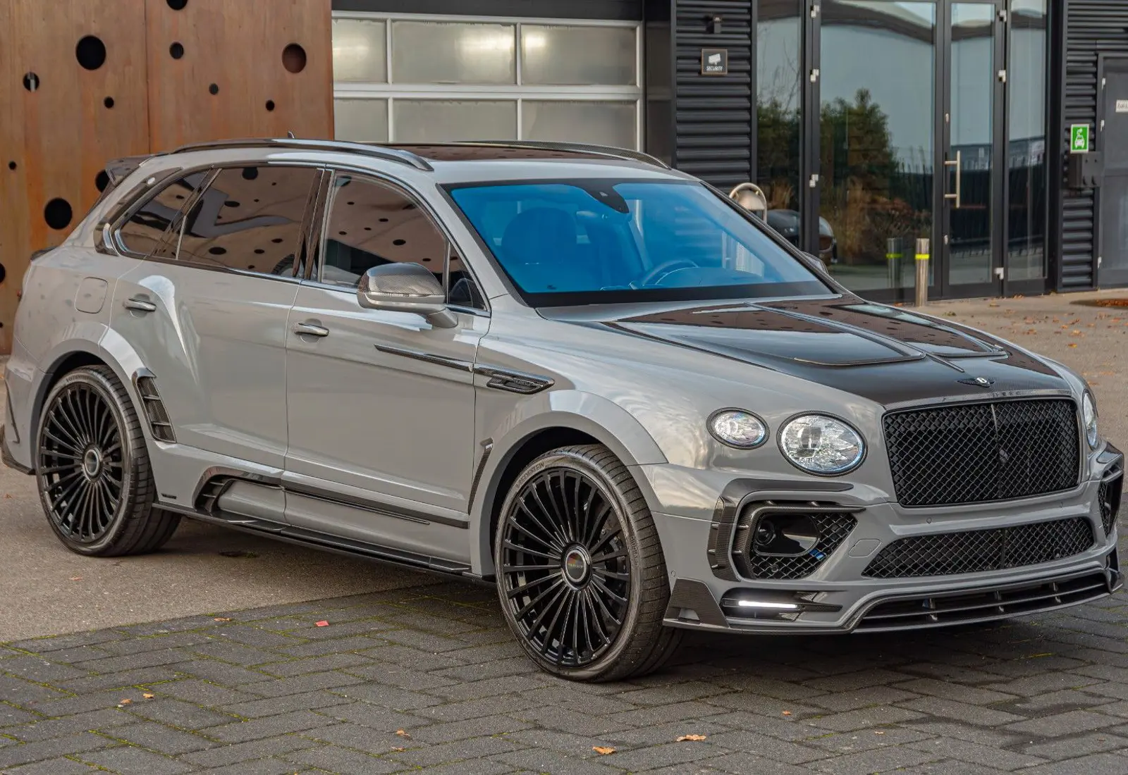 Bentley Bentayga V8 MANSORY * FULL CARBON * CERAMIC BRAKES *  - 74425