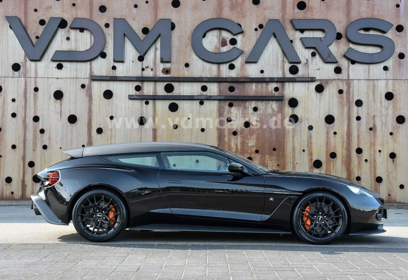 Aston Martin Vanquish Zagato Shooting Brake | 1 of 99 | NEW - 105158