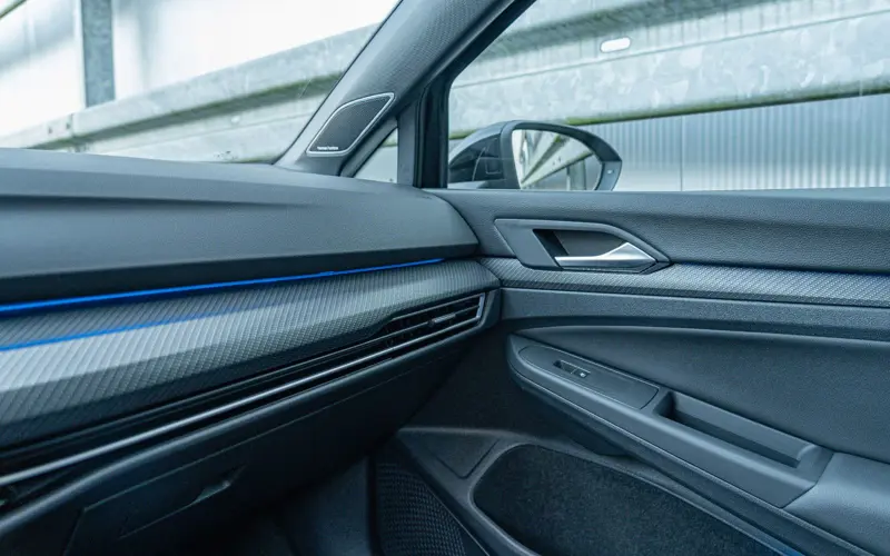 Volkswagen Golf VIII R * PERFORMANCE * AKRA * PANO * HUD * MAXTON * VO - 133477