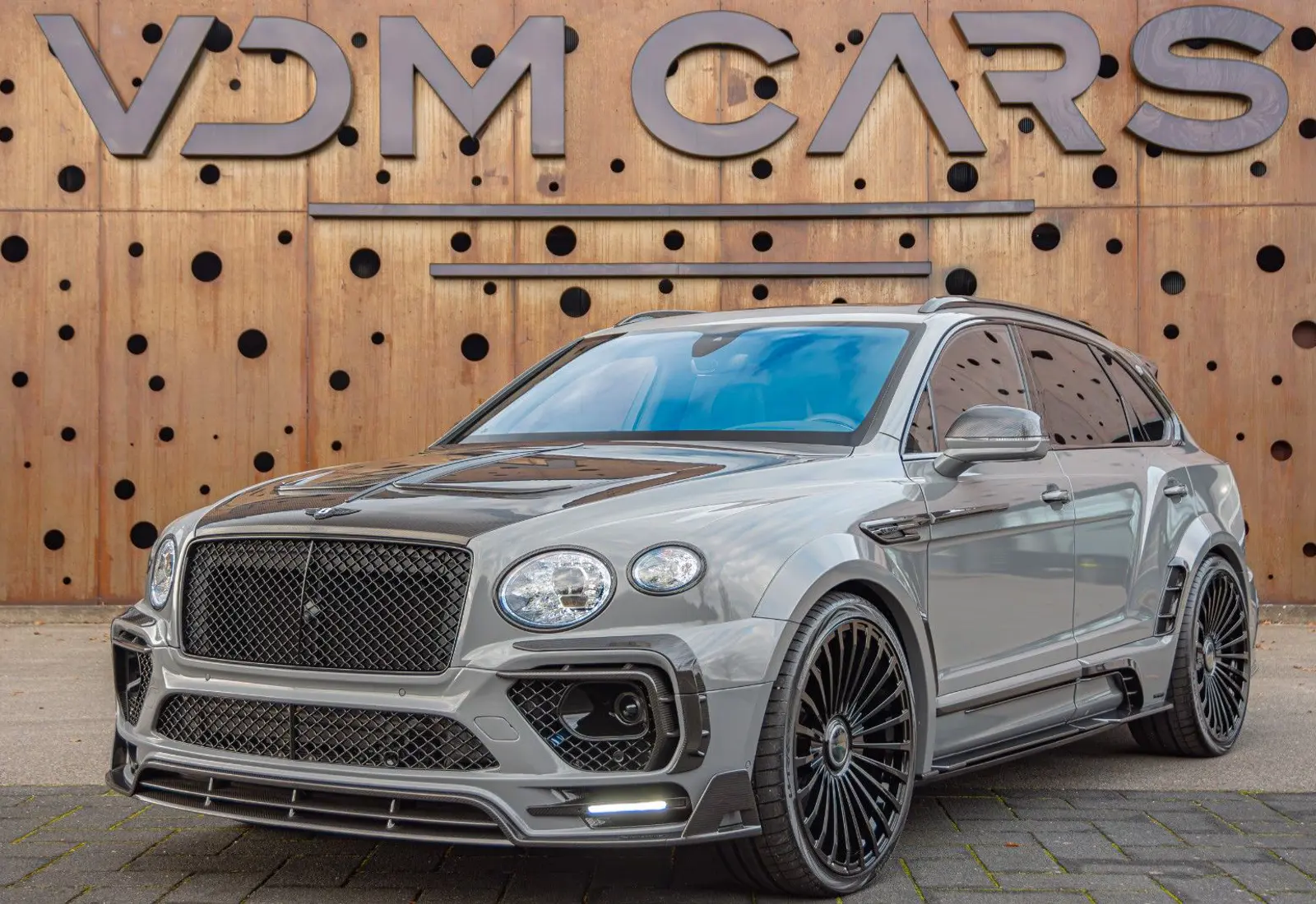 Bentley Bentayga V8 MANSORY * FULL CARBON * CERAMIC BRAKES *  - 74422