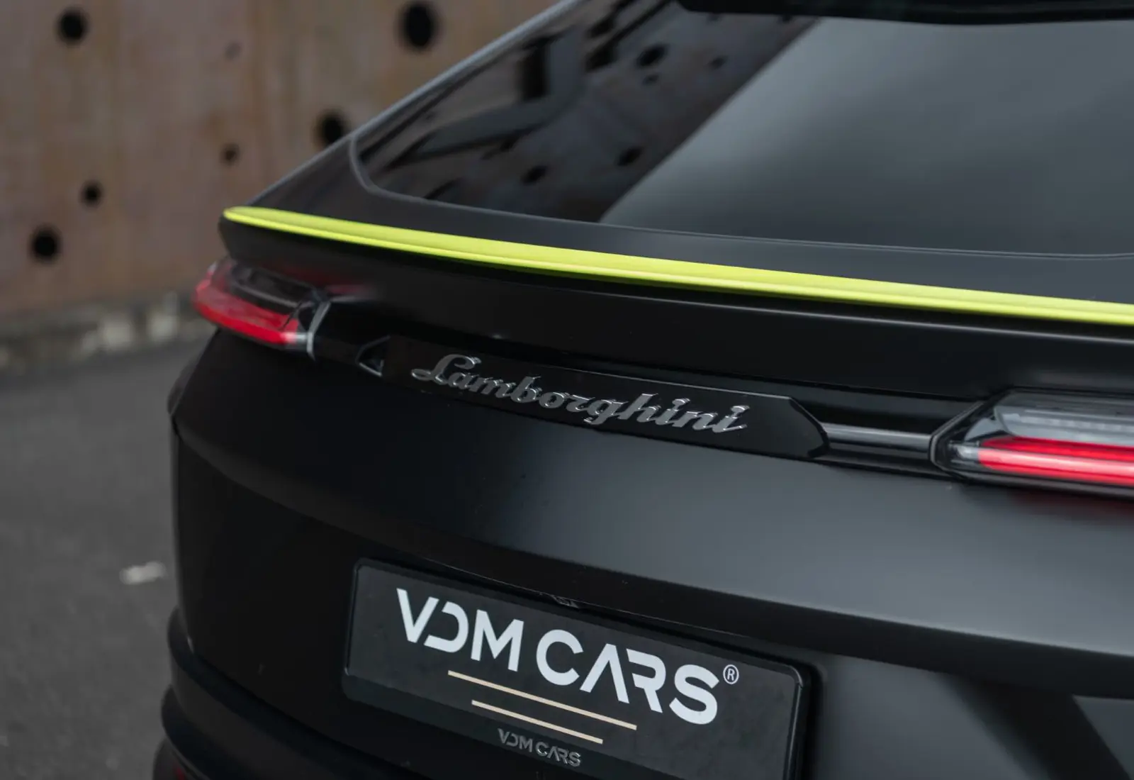 Lamborghini Urus * 4-SITZ * CARBON * ORIG. MATTLACK * GRAPHITE CAP *  - 134554