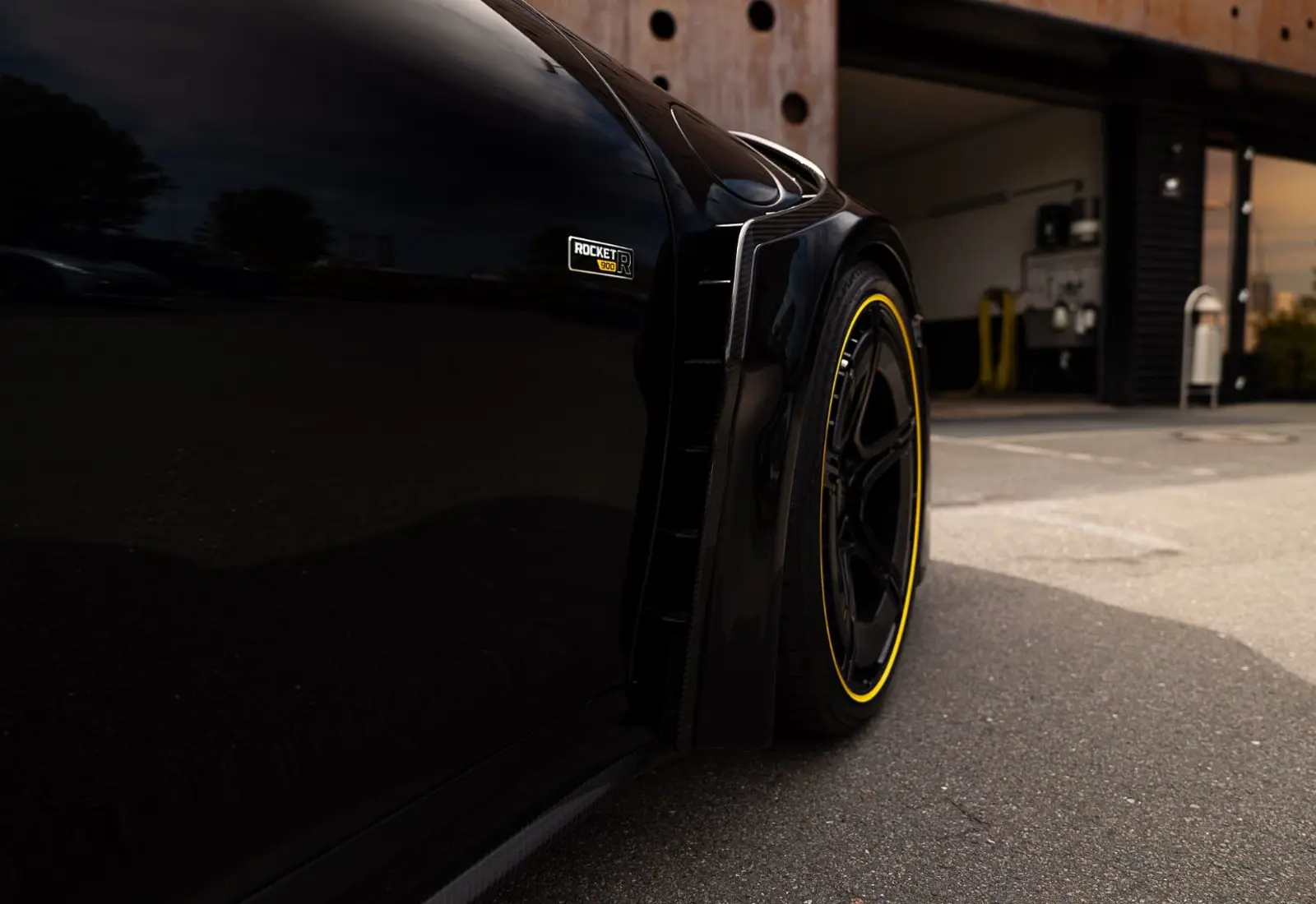 Porsche 911 BRABUS ROCKET R * 1 OF 25 * 900HP * CARBON * LIFT *  - 167499