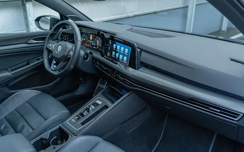 Volkswagen Golf VIII R * PERFORMANCE * AKRA * PANO * HUD * MAXTON * VO - 133483