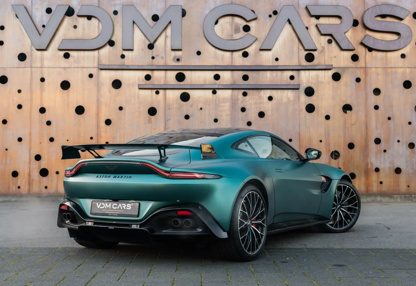 Aston Martin Vantage F1 * CARBON * AERO * INKL.ORIG.WINTERRADSATZ *  - 125147