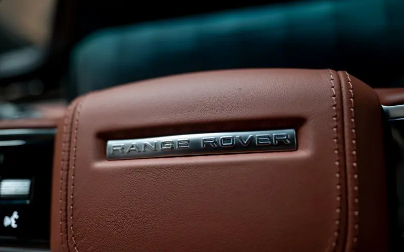 Land Rover Range Rover 4.4 P615 SV * Massage * Anhängerkup * Kühl - 170661