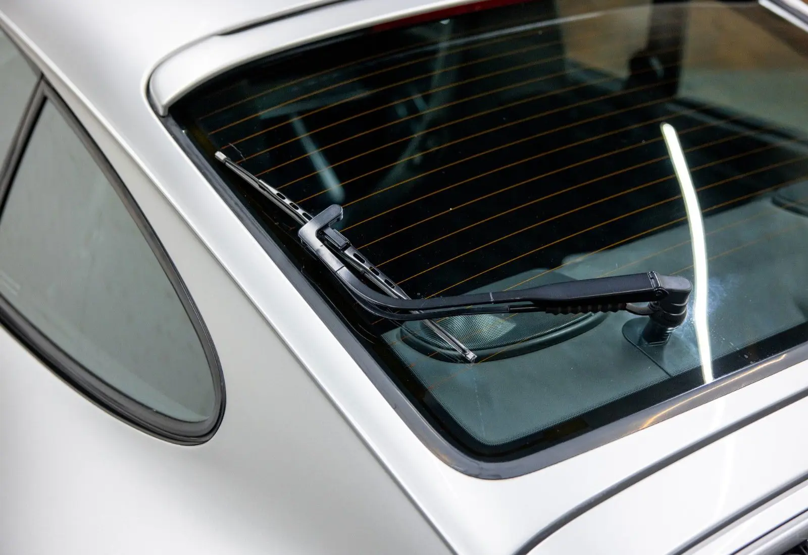 Porsche 993 Carrera 4S Coupé * Schaltgetriebe * Dach *  - 128240