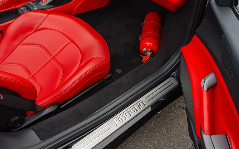 Ferrari 488 Spider * NEW SERVICE * NEW POWER * CAMERA * LEATHER - 105404
