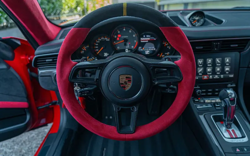 Porsche 911 GT2 RS * WEISSACH * 1.HAND * NUR 732KM * CLUBSPORT - 135833