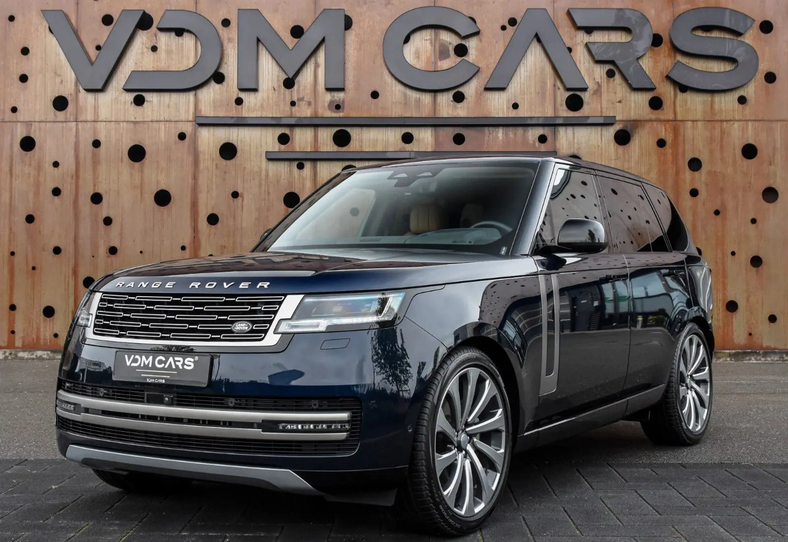 Land Rover Range Rover D300 HSE * BESPOKE * CARPLAY * PANO * 360 *  - 144933