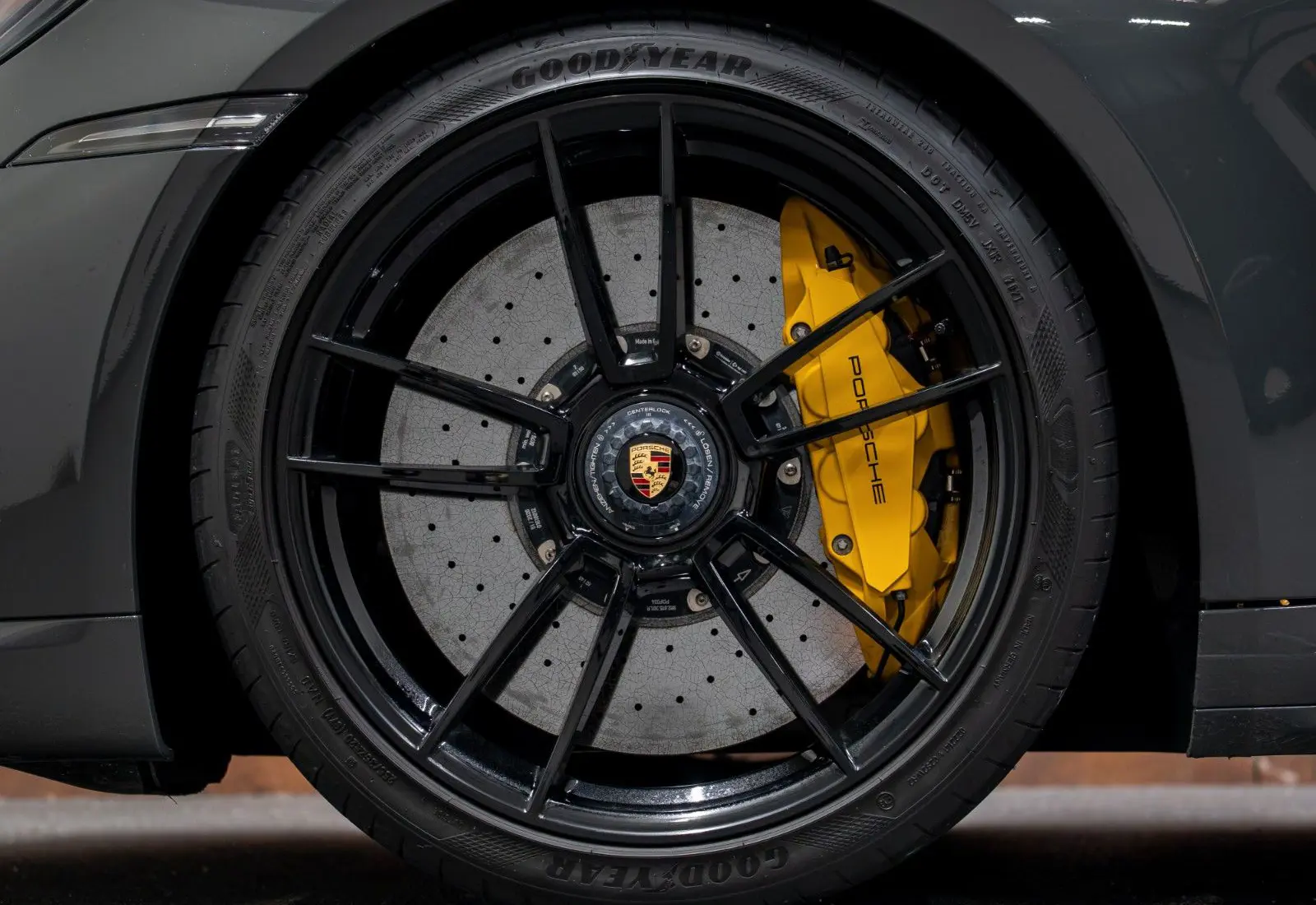 Porsche 911 Turbo S Cabriolet * PTS * LIFT * SPORTAUSPUFF * 360 *  - 171036