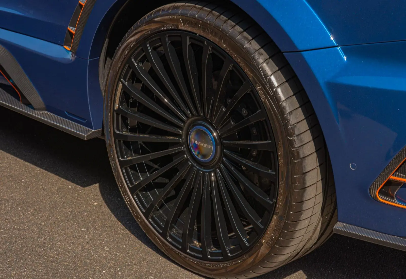 Bentley Bentayga V8 MANSORY * FULL CARBON * CERAMIC BRAKES *  - 85916