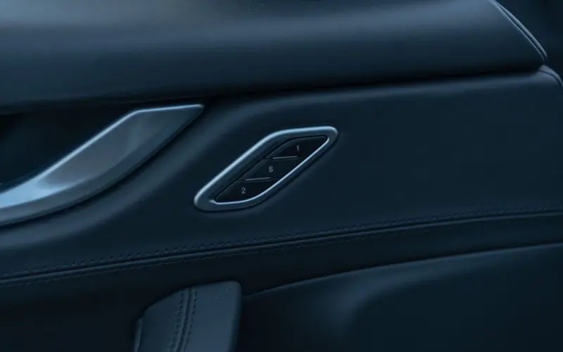 Maserati Levante Diesel * 1. HAND * SERVICE NEU * PANO * ACC * 360 - 126960