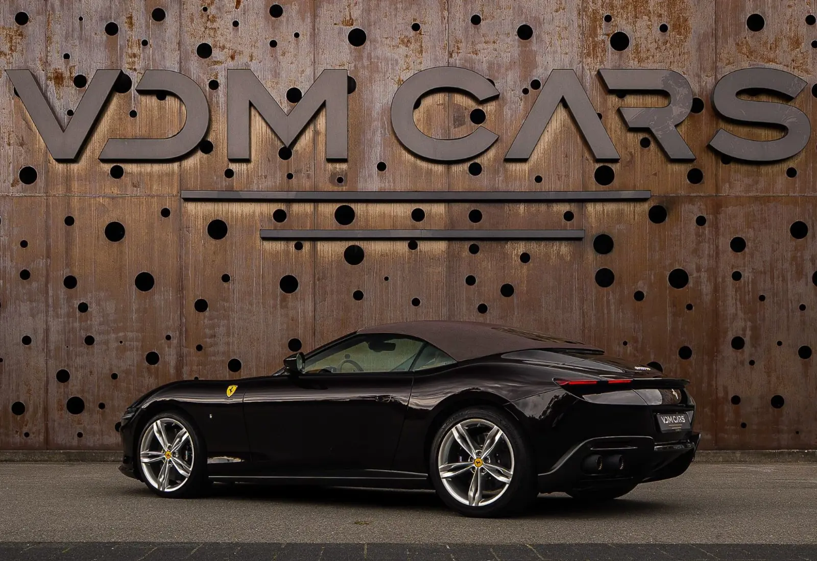 Ferrari Roma Spider * SPECIAL COLOR * VENT * VOLL * LP €345.000 - 171172
