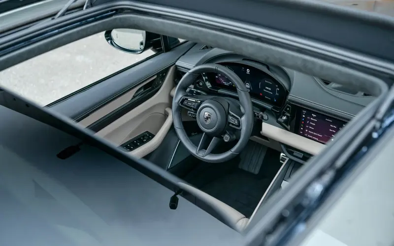 Porsche Macan Turbo Electric * INNO * P.DISPLAY * H.LENK * PANO - 115184