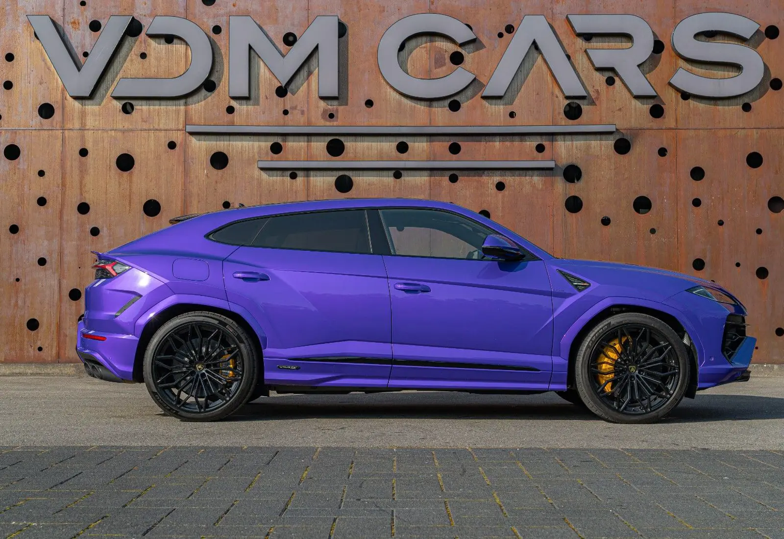 Lamborghini Urus SE * AD PERSONAM * VIOLA HONGKONG * MASSAGE * VOLL - 135977