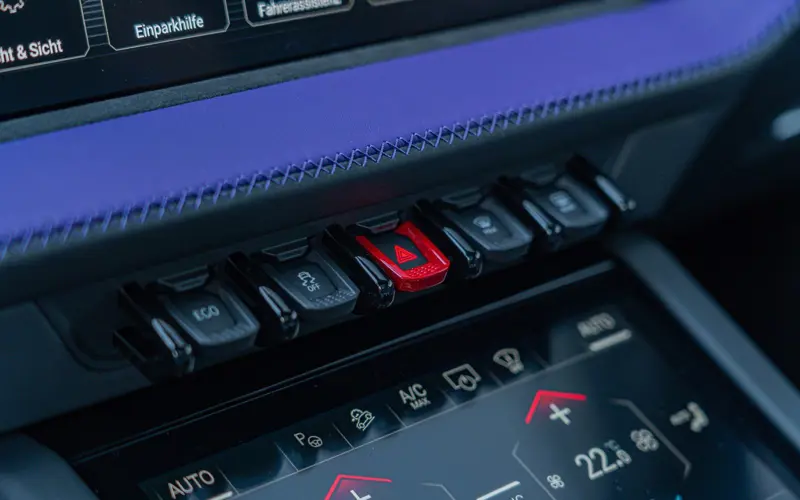 Lamborghini Urus SE * AD PERSONAM * VIOLA HONGKONG * MASSAGE * VOLL - 135999