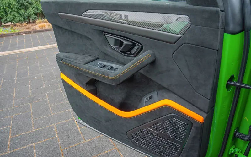 Lamborghini Urus 4.0 V8 Performante * AKRA * FULL CARBON * PANO *  - 105542
