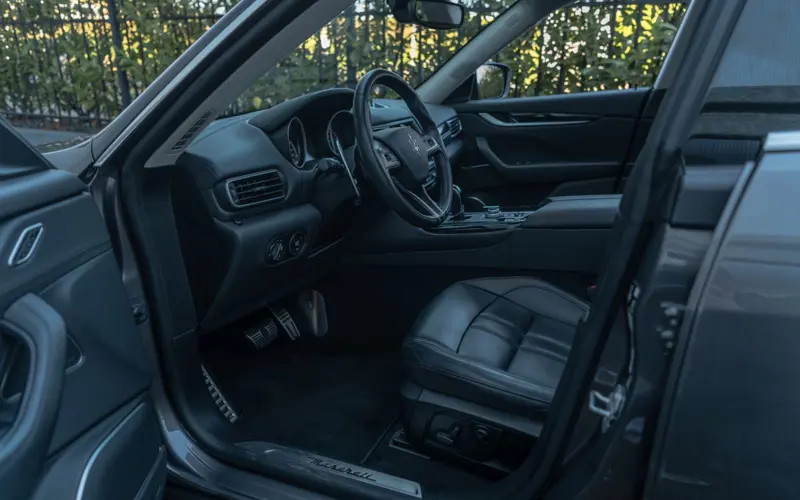 Maserati Levante Diesel * 1. HAND * SERVICE NEU * PANO * ACC * 360 - 126957