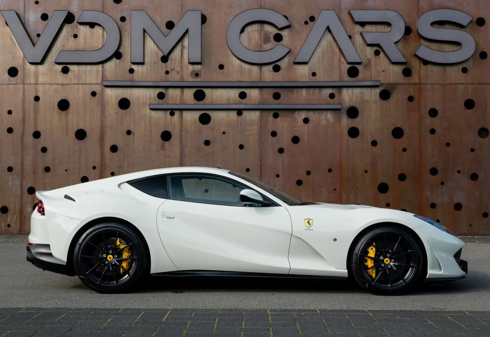 Ferrari 812 Superfast * CARBON * NEW SERVICE * WARRANTY 09/26 - 117822