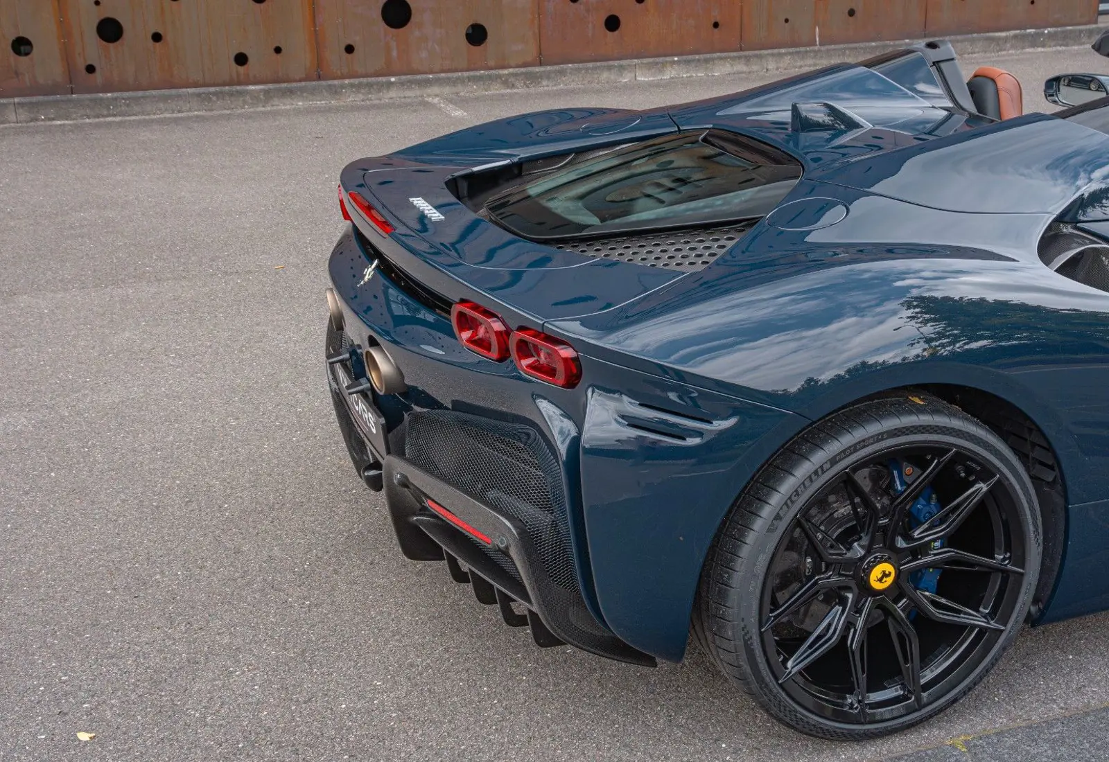 Ferrari SF90 Spider * CARBON(12x) * CARPLAY * LIFT * TWO-TONE *  - 110927
