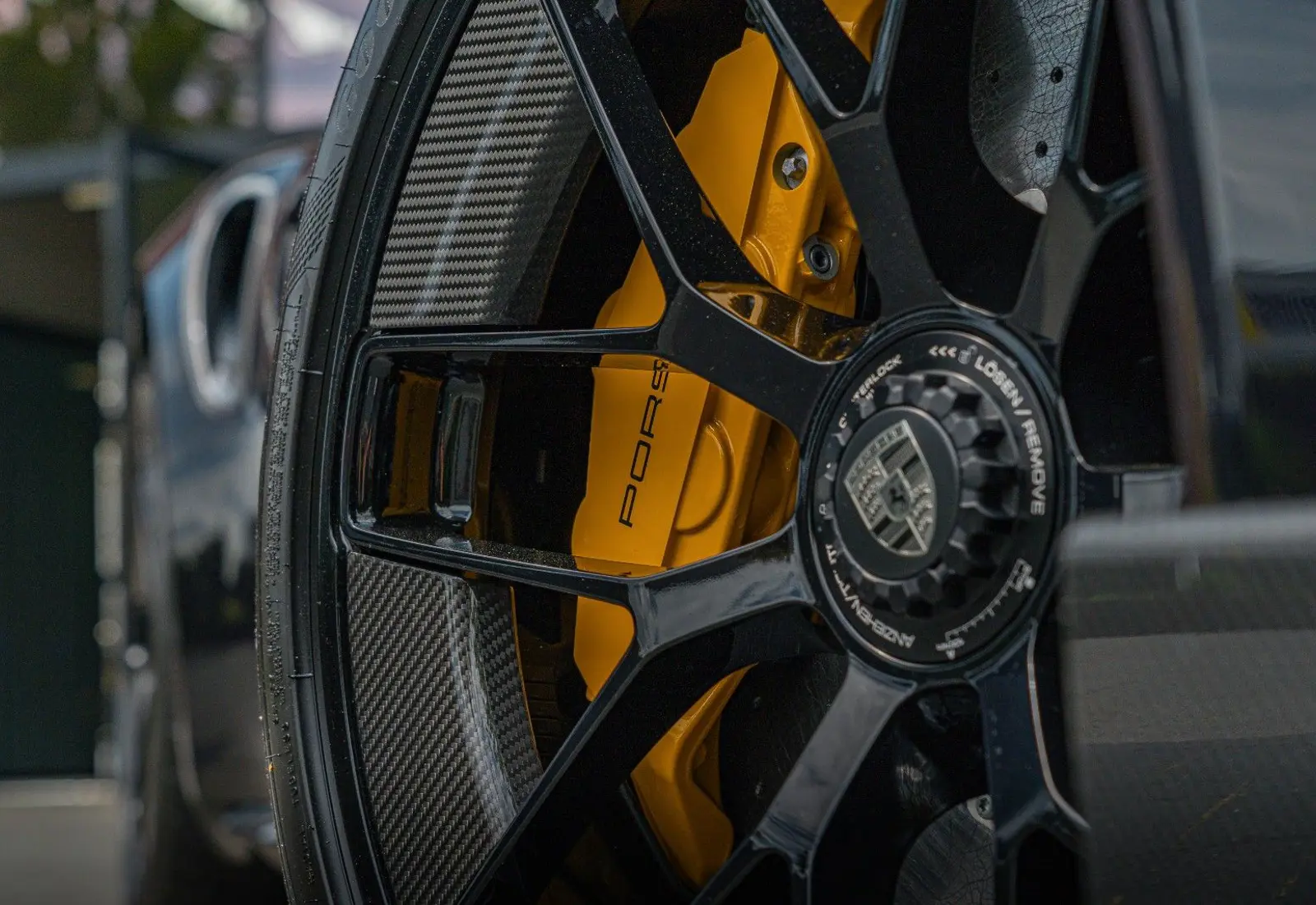 Porsche 911 Turbo S * 992.2 * MY26 * SPORTDES * CARBON EXTERIOR - 146899