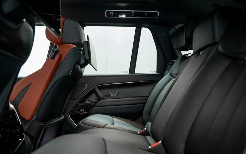 Land Rover Range Rover 4.4 P615 SV * Massage * Anhängerkup * Kühl - 170654