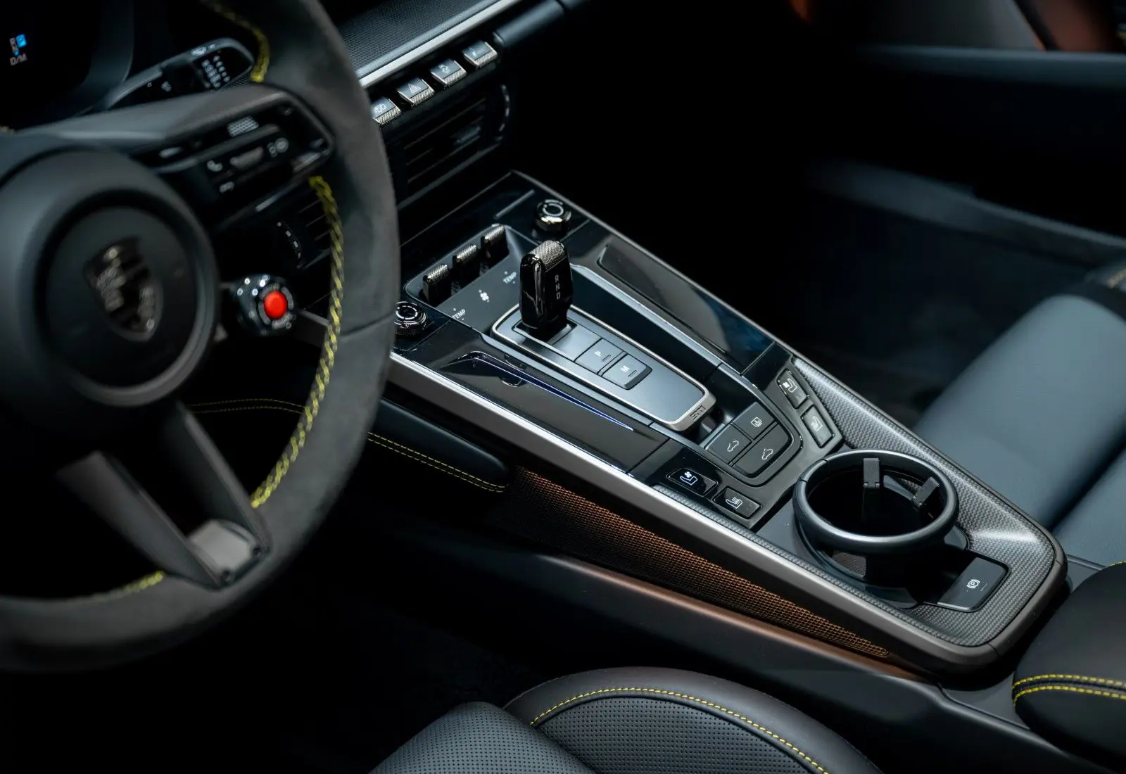 Porsche 911 Turbo S * 992.2 * MY26 * SPORTDES * CARBON EXTERIOR - 145939