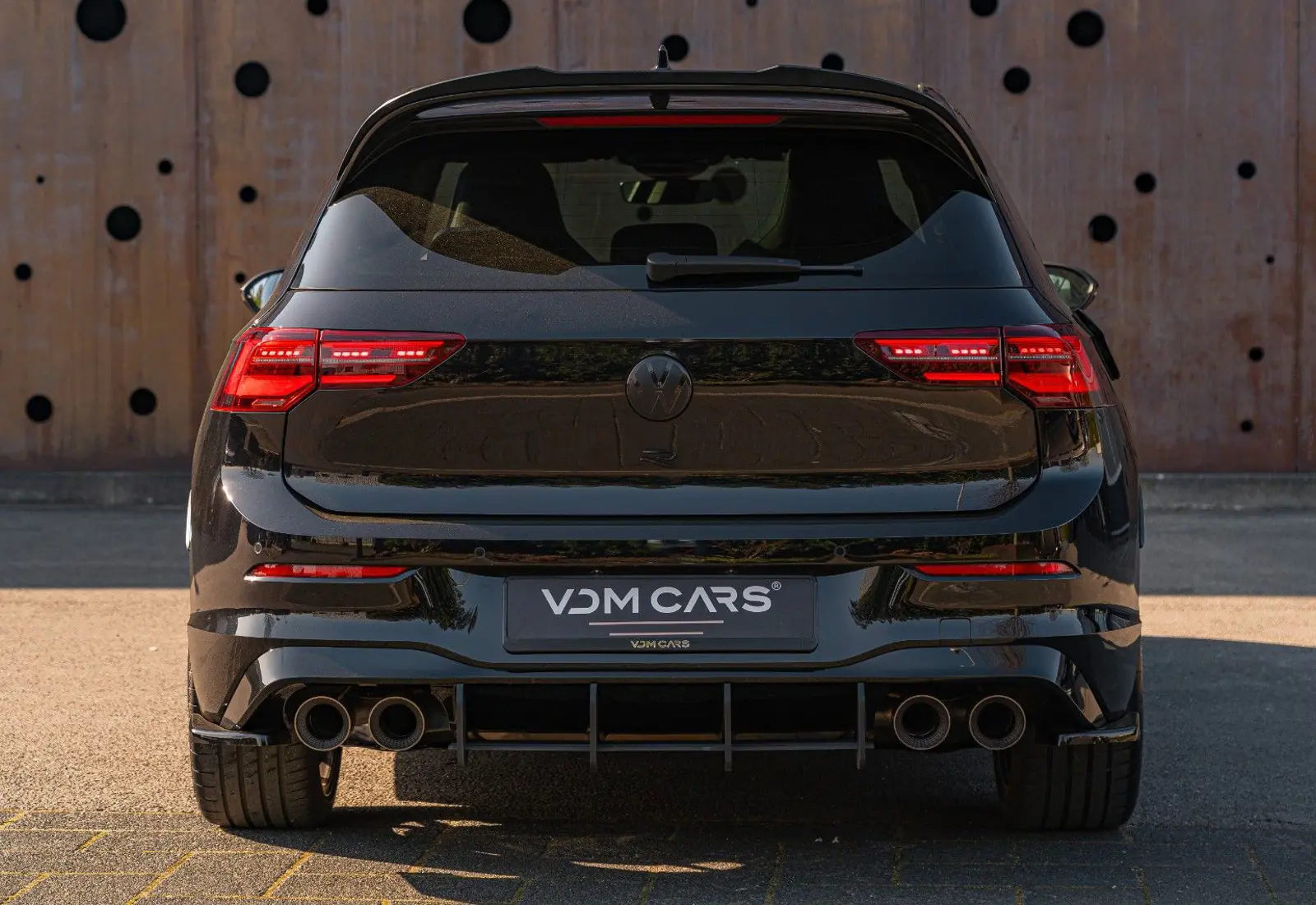 Volkswagen Golf VIII R * PERFORMANCE * AKRA * PANO * HUD * MAXTON * VO - 133457